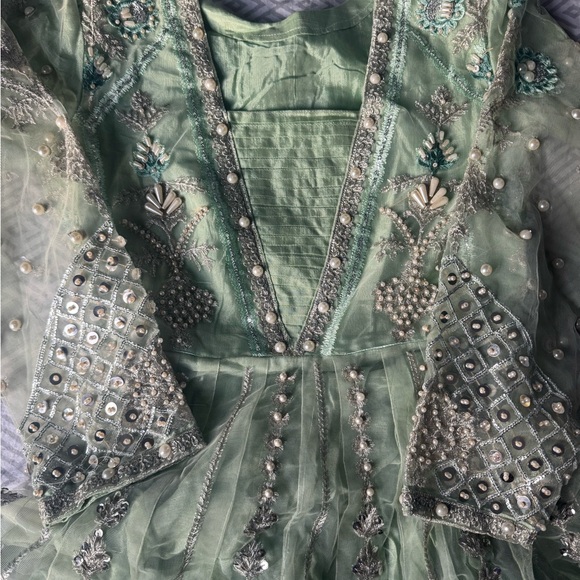 Green Embellished Tiered Gown with Square Neck - Picture 4 of 8
